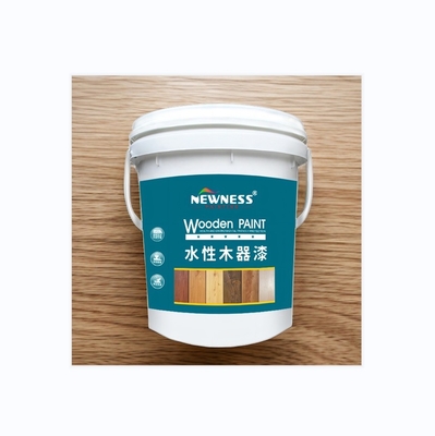 Application par pulvérisation de peinture en PU pour la protection durable des meubles en bois massif